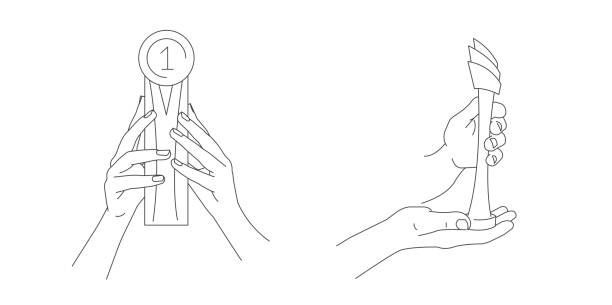 руки, держащие кубок, векторная иллюстрация линии в двух положениях жеста в ракурсе, реалистичная графика эскиза, спортивная или компатици� - compatition stock illustrations