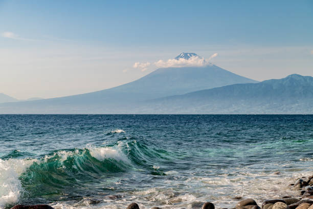 istock Waves and Mt.Fuji part 1. 1409265452