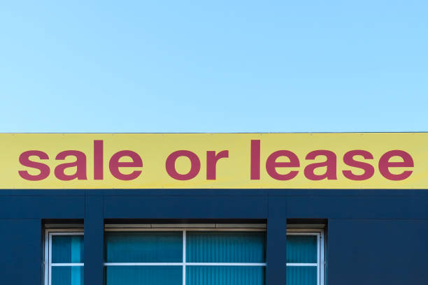 istock Sale banner displayed on the shop windows 1409285519