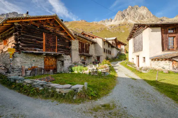 Grevasalvas is a small Swiss village that lies along the hiking path between Sils and Maloja (part of the via engiadina). A Heidi movie was shot there. It offers great views on Lake Sils (Silsersee).