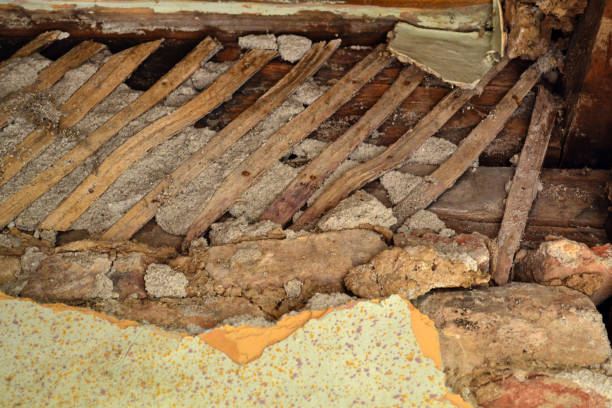 istock Very old wall texture made of wood, mud and straw 1409307112