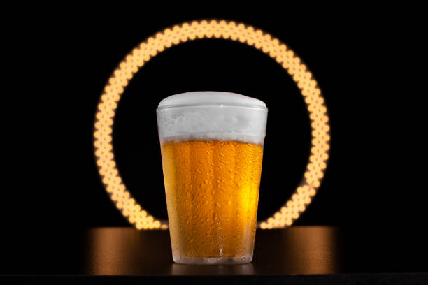 冷たいビールとアメリカのグラス - beer beer glass drink alcohol ストックフォトと画像