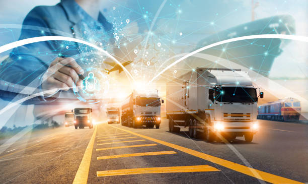 운송 및 물류 개념, 관리자 및 엔지니어 확인 및 제어 물류 네트워크 유통 및 글로벌 네트워크 배경에 대한 물류 수입 수출에 대한 고객 데이터 - 화물 운송 뉴스 사진 이미지