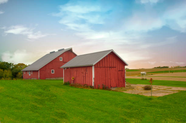 istock Red Barns-Western Iowa 1409389722
