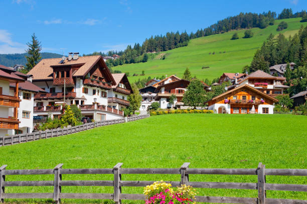 traditional village in south tyrol. italy - bressanone imagens e fotografias de stock