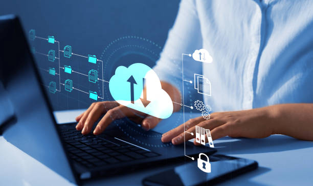 sistema di gestione documentale (dms). software di automazione per archiviare e gestire in modo efficiente i file e le informazioni. internet e servizio per la tecnologia di trasferimento dati cloud. - produce section foto e immagini stock