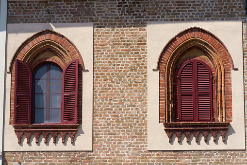 Edificio histórico en Piazza della Vittoria presso Lodi photo