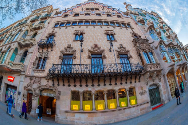 casa amatller designed by josep puig i cadafalch, barcelona, catalonia, spain - cadafalch fotografías e imágenes de stock