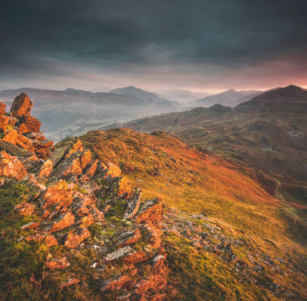 dunnerdale from stickle pike - pike o stickle imagens e fotografias de stock