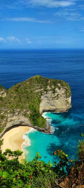 istock Kelingking Beach Nusa Penida 1409663174