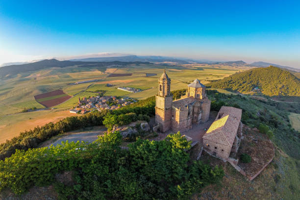 spanish church on mountain - drone view - navarra imagens e fotografias de stock