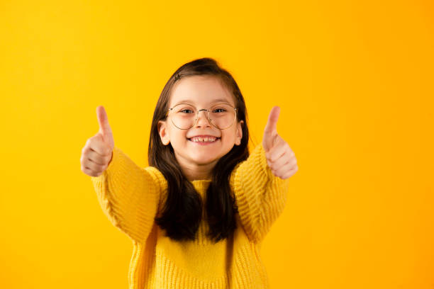 親指ます。 - ok ストックフォトと画像