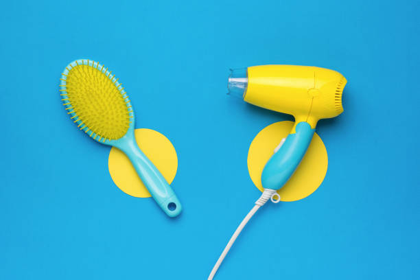 istock A yellow-blue comb and a yellow-blue background on a blue background with yellow circles. 1409799034
