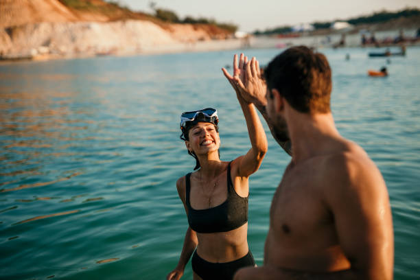 czas na nurkowanie - swimming animal beach casual loving zdjęcia i obrazy z banku zdjęć