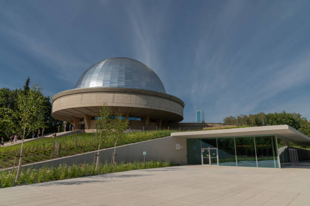 планетарий в силезском парке, хожув - chorzow стоковые фото и изображения