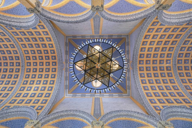 decke der großen synagoge von edirne - sinagog stock-fotos und bilder