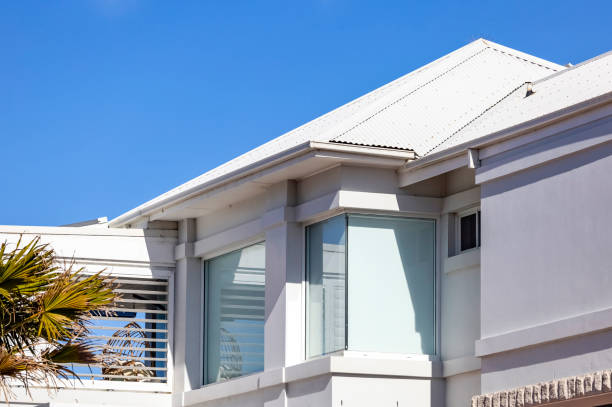 primer plano de la casa moderna, fondo con espacio de copia - eaves fotograf�ías e imágenes de stock