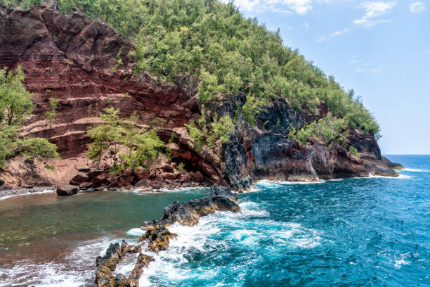 istock Beautiful Maui, Hawaii coastline 1409971997