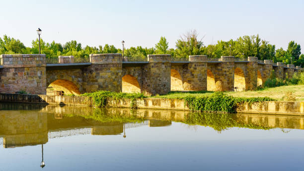 istock Medieval bridge over the Douro River as it passes through Soria, San Esteban de Gormaz. 1410097200