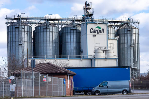 cargill factory building in wroclaw, poland. - cargill, incorporated imagens e fotografias de stock