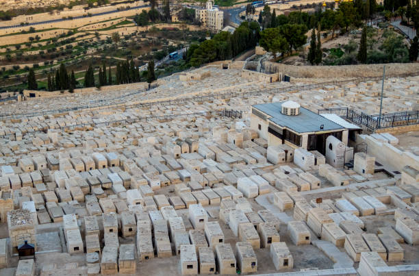 올리브 산에있는 공동 묘지의 전망과 키드론 계곡, 예루살렘 이스라엘, - mount of olives 뉴스 사진 이미지