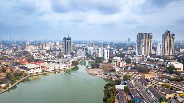 istock City by the Lake 1410205350