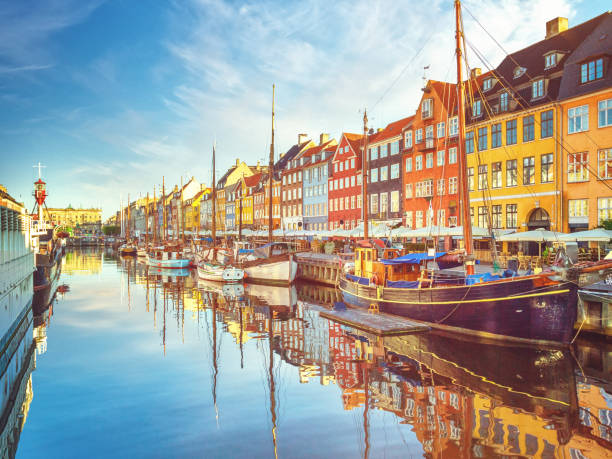 nyhavn, copenhague, dinamarca - denmark built structure copenhagen architecture - fotografias e filmes do acervo