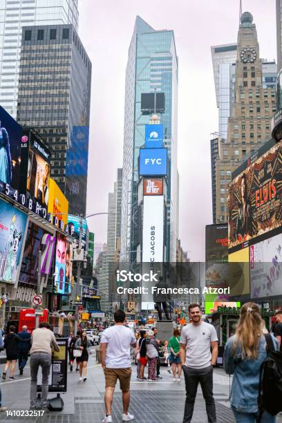 Times Square Por La Mañana Foto de stock y más banco de imágenes de Chalet veraniego - Chalet veraniego, Ciudad de Nueva York, Estado de Nueva York