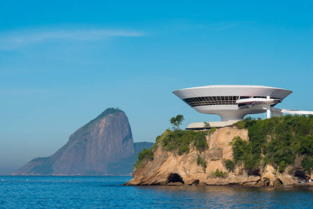 musée d’art contemporain oscar niemeyer à niteroi - niteroi photos et images de collection