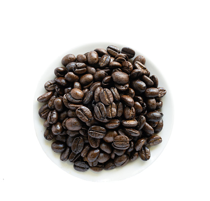 Dark roasted coffee beans use high roasting temperatures and long periods of time. Dark brown and oily. Coffee tastes more bitter than normal and smells of smoke when drinking coffee.