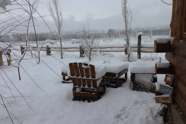 istock mountain lodge after heavy snowfall 1410304820