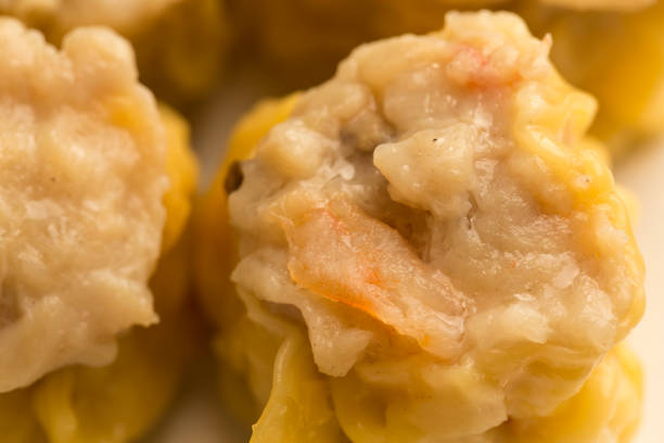 vista de cerca de shumai - shumai fotografías e imágenes de stock