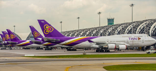 thai airways 747 - thai airways zdjęcia i obrazy z banku zdjęć