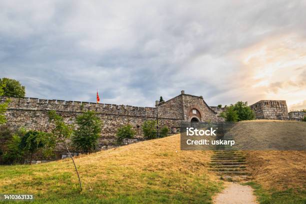 The Skopje Fortress Commonly Referred To As Kale A Historic Fortress In Skopje The Capital Of North Macedonia Stockfoto en meer beelden van Antiek - Toestand