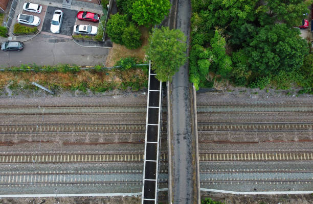 high angle aerial view of train tracks at leagrave luton railway station of england uk - escaping the rat race imagens e fotografias de stock