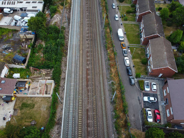 high angle aerial view of train tracks at leagrave luton railway station of england uk - escaping the rat race imagens e fotografias de stock