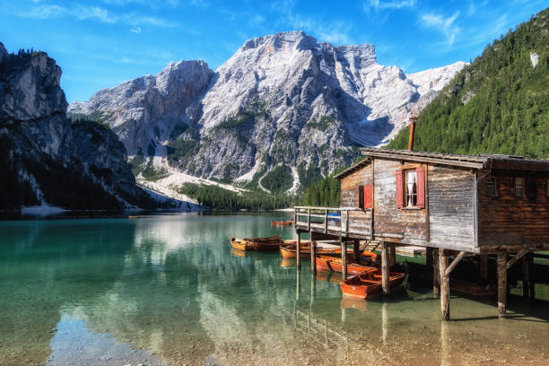 istock Lago di Braies 1410393651