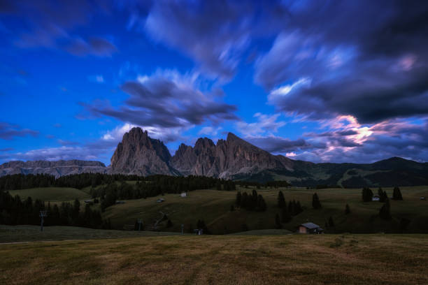 istock Alpe di siusi at night 1410394695