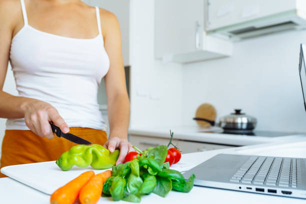 istock cooking with devices online recipe 1410435258