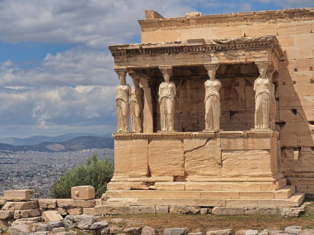 처녀들의 현관, 아크로 폴리스의 에레히테온 - antiquities acropolis athens greece greece 뉴스 사진 이미지