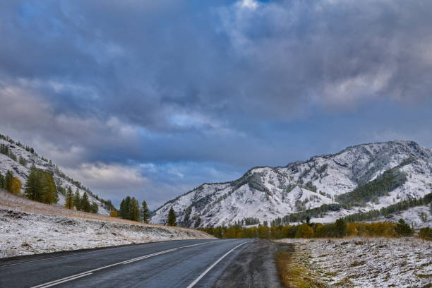 istock The first autumn snow on the Chui tract 1410462526