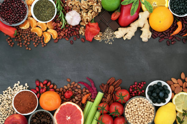 nutrición de alimentos saludables con alto contenido de flavonoides y polifenoles - vegetable vitamin a tomato vitamin c fotografías e imágenes de stock