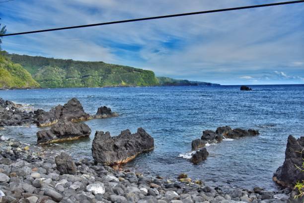istock The Road to Hana 1410484422