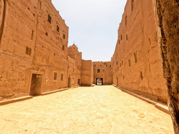 El Khorbat Oujdid is a ksar (a fortified village) near the Moroccan town of Tinejdad (about 50 km from Tinghir). This ksar was built in 1860 El Khorbat Oujdid is a ksar (a fortified village) near the Moroccan town of Tinejdad (about 50 km from Tinghir). This ksar was built in 1860 ksar stock pictures, royalty-free photos & images