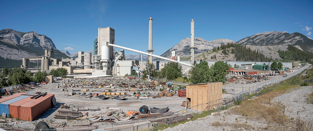Overview of a cement plant in the Rocky Mountains