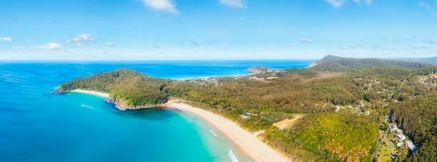 istock D Eliz bay headland to lake short pan 1410529097