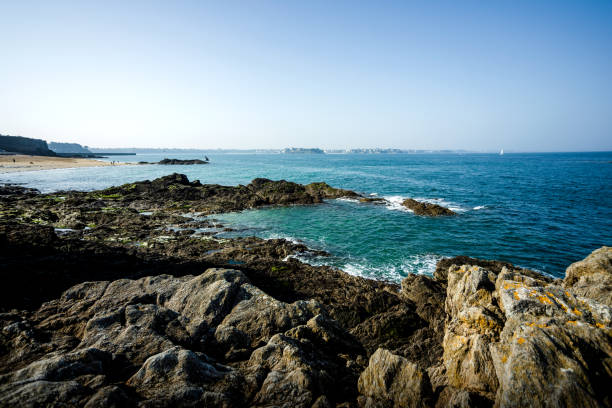 View of the beach facing the city of Saint-Malo