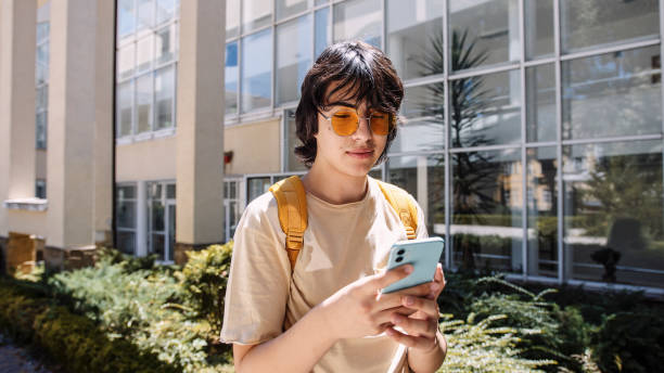 istock Outdoor phone lifestyle. 1410674640