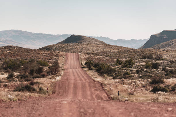 ナミビアのナミブランド自然保護区をドライブする - damaraland ストックフォトと画像