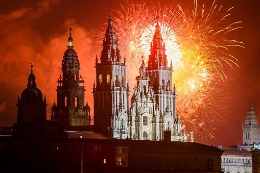 Exhibición de fuegos artificiales sobre la Catedral de Santiago en honor al Festival del Día de Santiago Apóstol 2022 photo